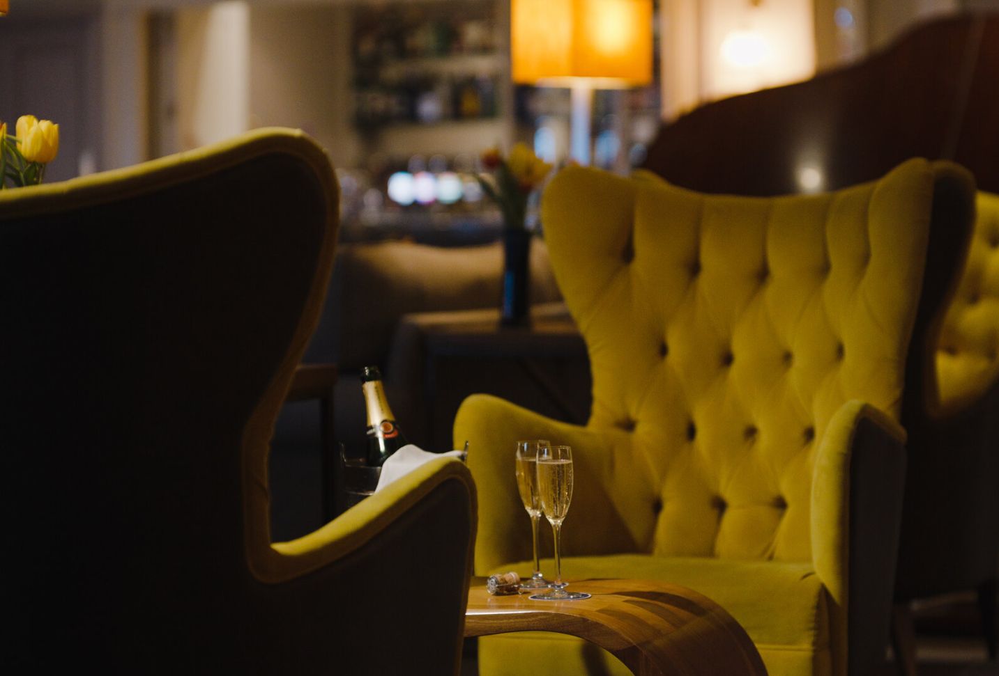 rsz_2inchydooney_movie_stills_champagne_lounge_-25